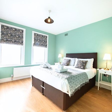 Victorian 2Br Apartment, King Beds, Fast Wifi, Near Shops, Cafes & Transport, E17 London Exterior foto