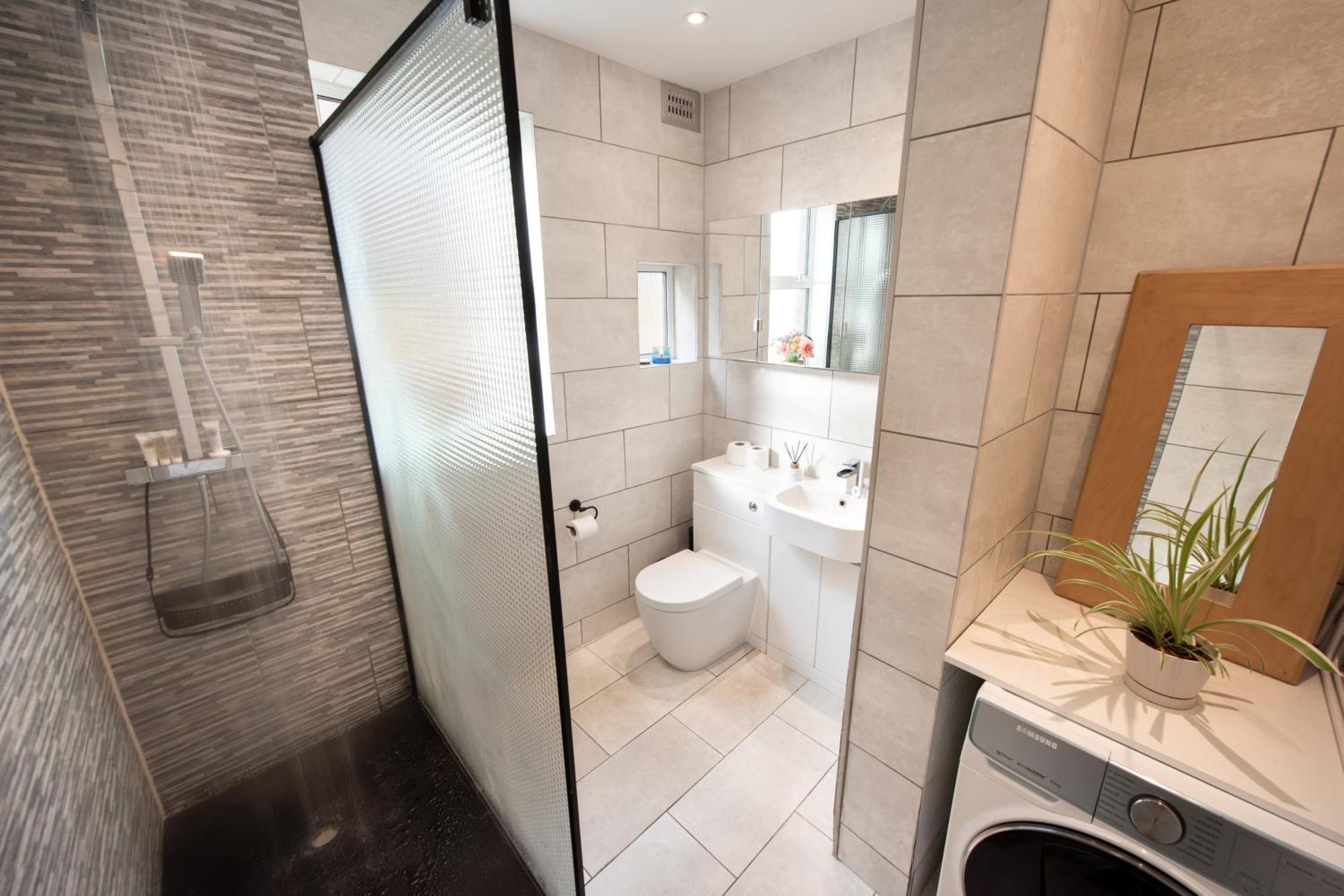 Victorian 2Br Apartment, King Beds, Fast Wifi, Near Shops, Cafes & Transport, E17 London Exterior foto