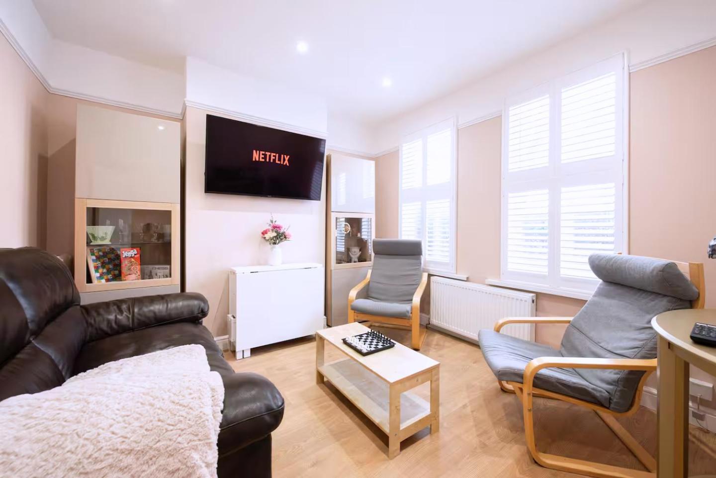 Victorian 2Br Apartment, King Beds, Fast Wifi, Near Shops, Cafes & Transport, E17 London Exterior foto