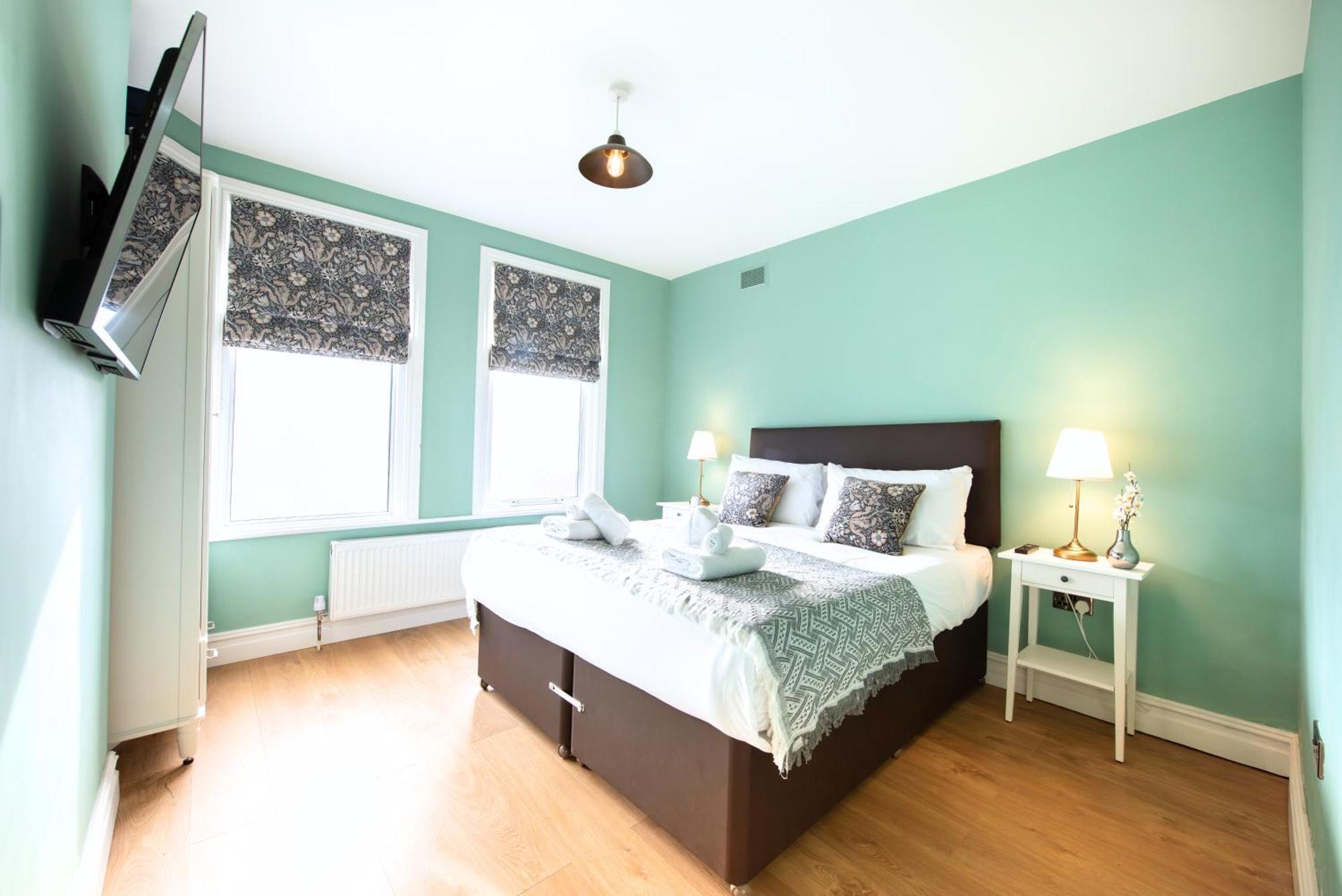 Victorian 2Br Apartment, King Beds, Fast Wifi, Near Shops, Cafes & Transport, E17 London Exterior foto