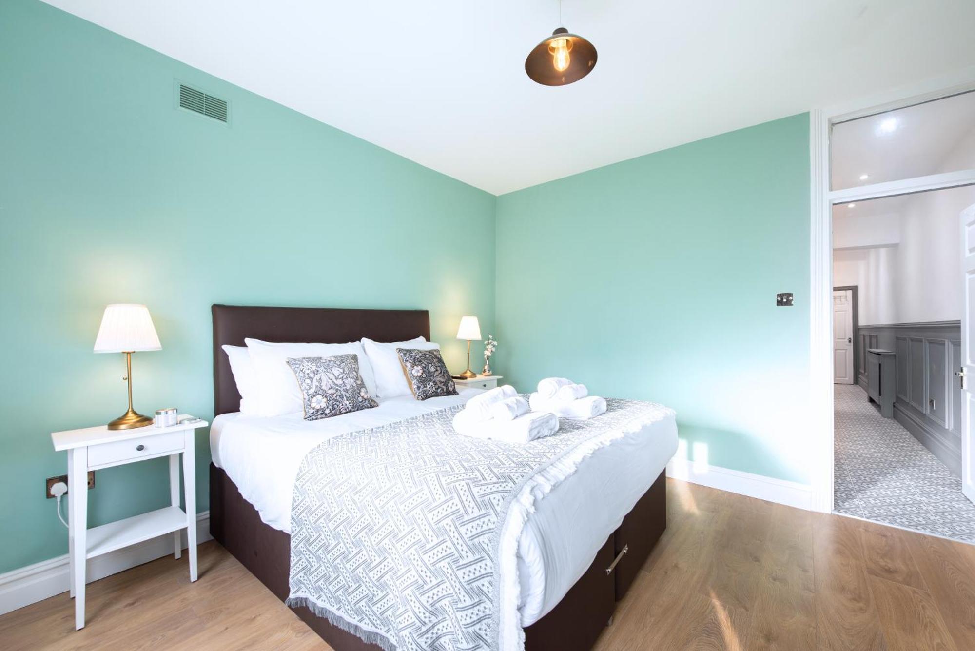 Victorian 2Br Apartment, King Beds, Fast Wifi, Near Shops, Cafes & Transport, E17 London Exterior foto